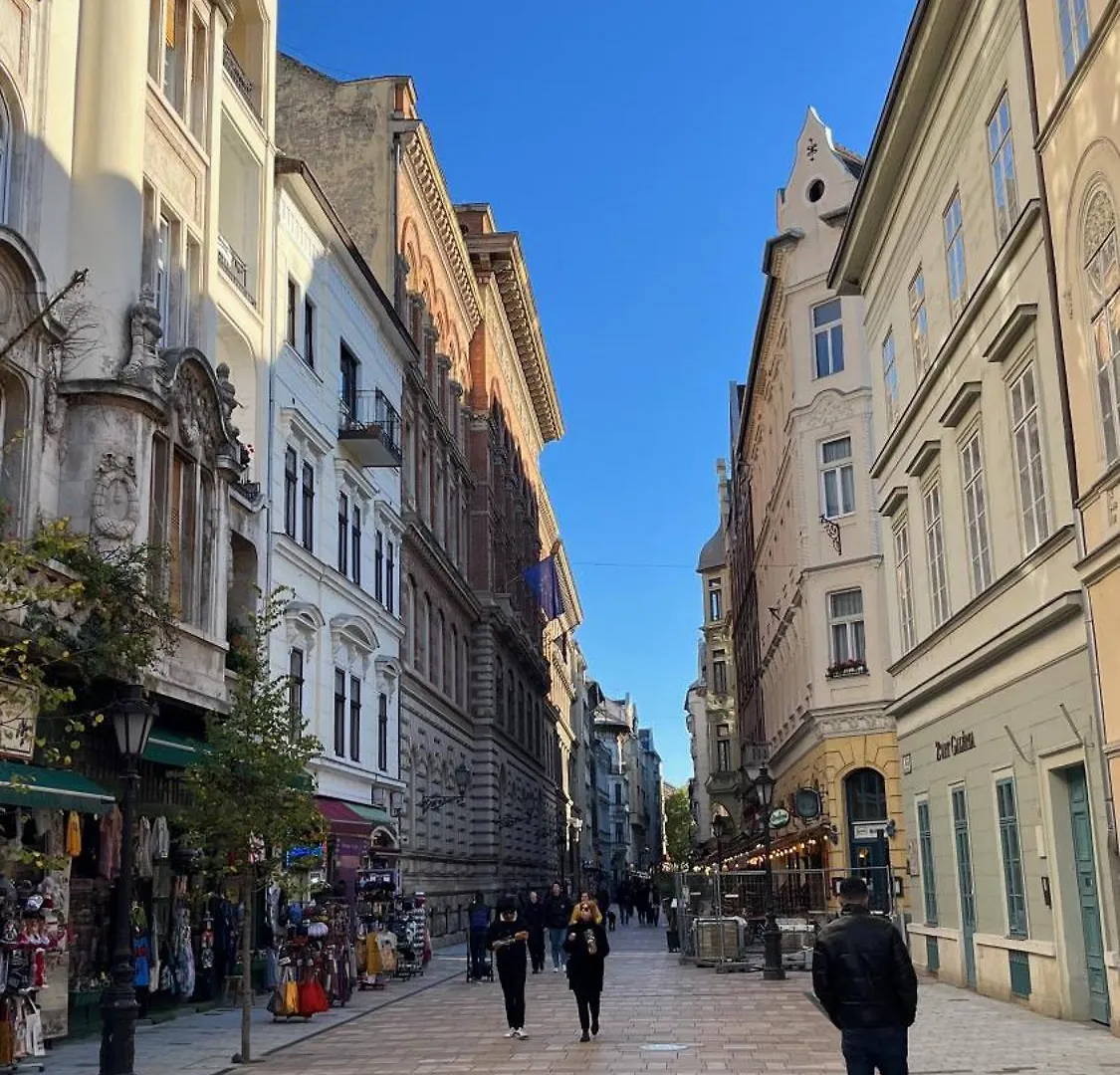 Mirage Apartments Váci Street Budapeste