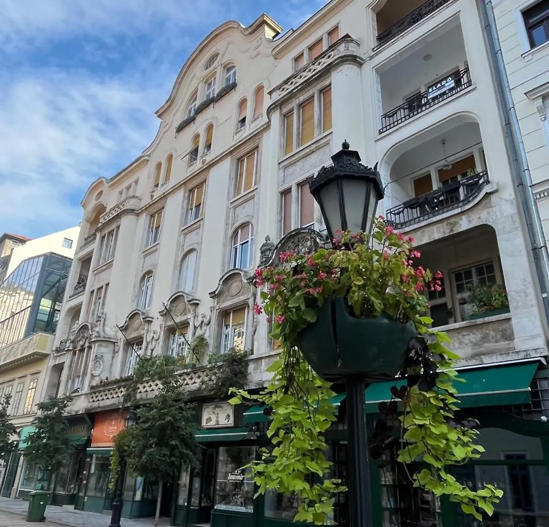 Mirage Apartments Váci Street Budapeste