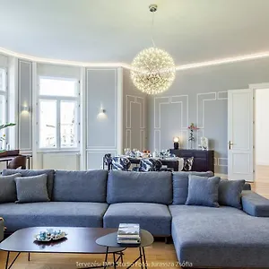 Walking Street Luxurious Huge Apartment
