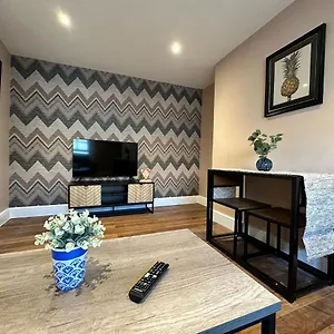  Apartment Funky 1 Bedroom Next To The Sea United Kingdom