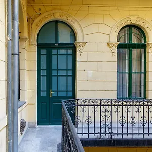 Jenny Luxury Two Bedrooms Apartment. Appartamento